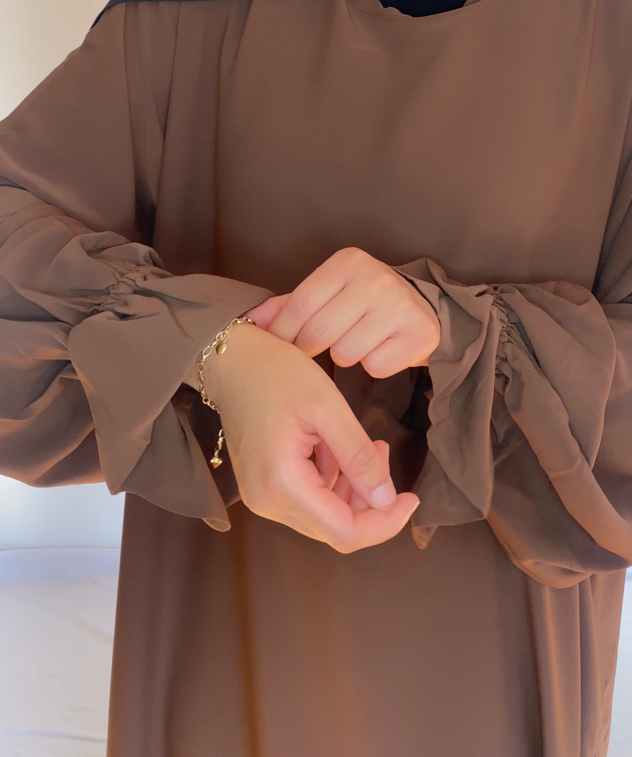 Tulip sleeve abaya Brown
